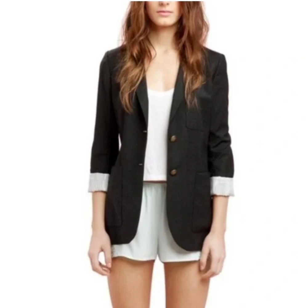 Aritzia Talula Exeter blazer. Gray with matte silver metal buttons. Size 6 NWOT